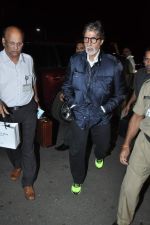 Amitabh Bachchan snapped at airport in Mumbai on 8th Sept 2013 (3).JPG